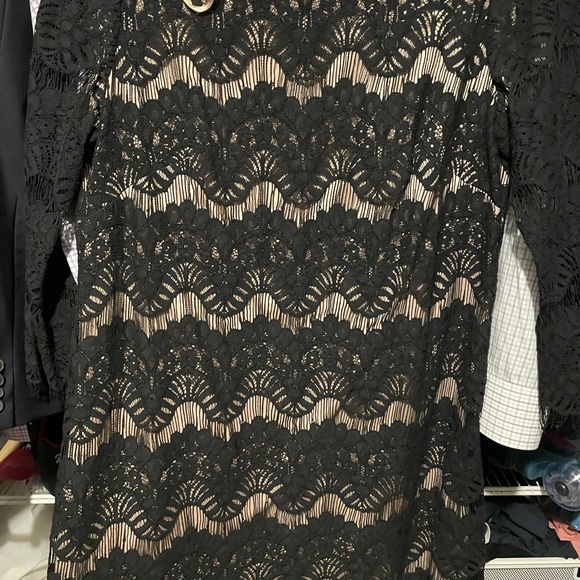 Black and Tan lace dress - Picture 6 of 6